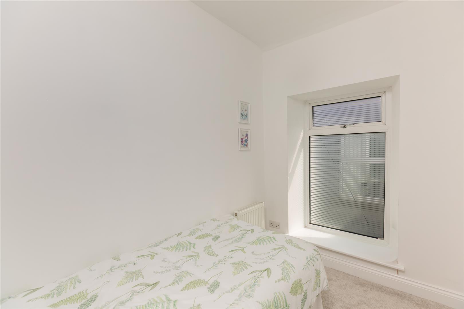 High Street, Clydach, Swansea, SA6 5LN